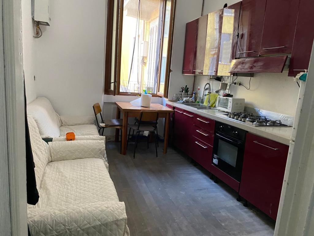 Private Room In A Quiet Apartment In The City Center Milão Exterior foto